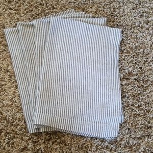 Sur la Table set of four placemats.